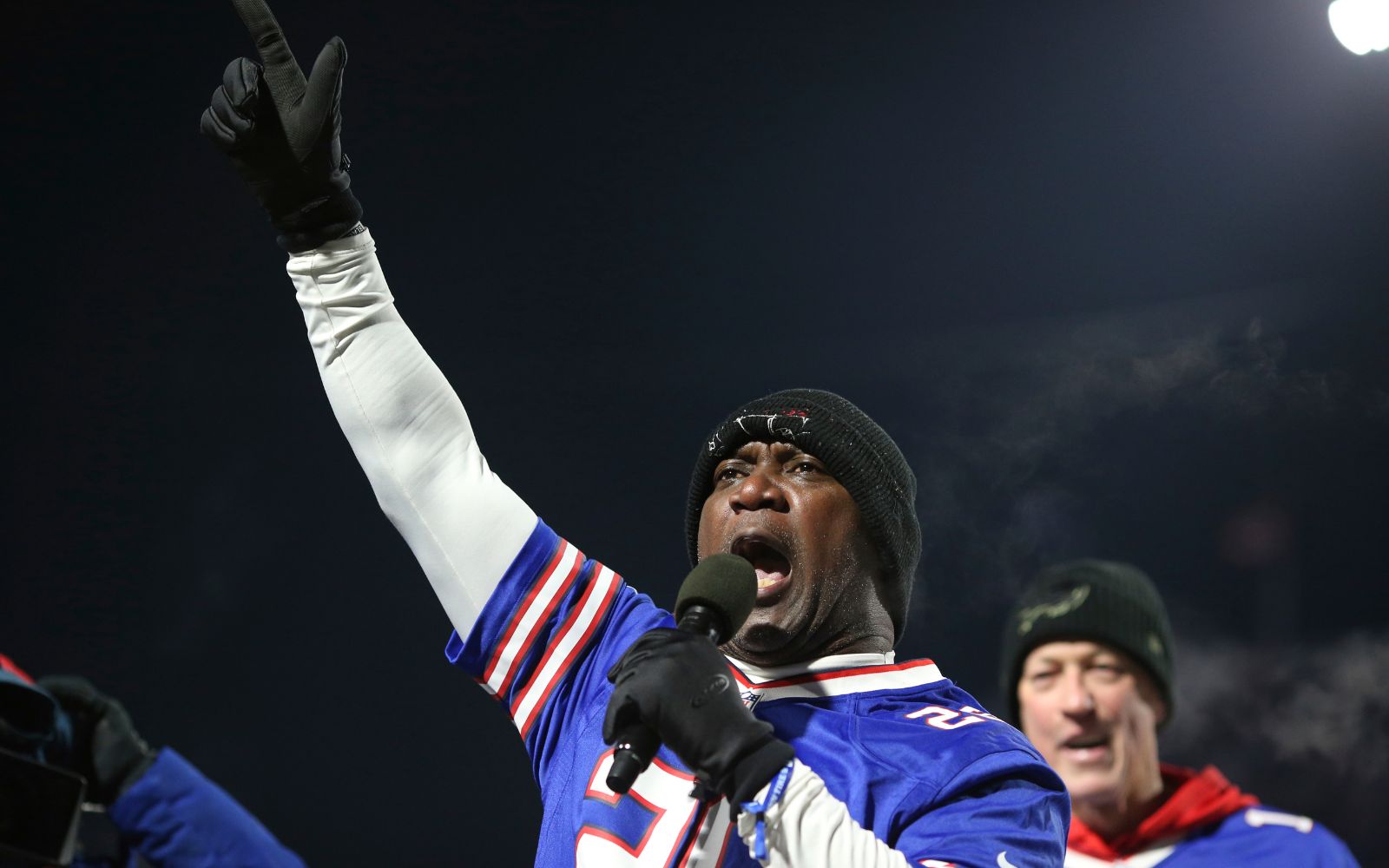 Bills surprise man who saved 24 people from blizzard with Super Bowl tickets