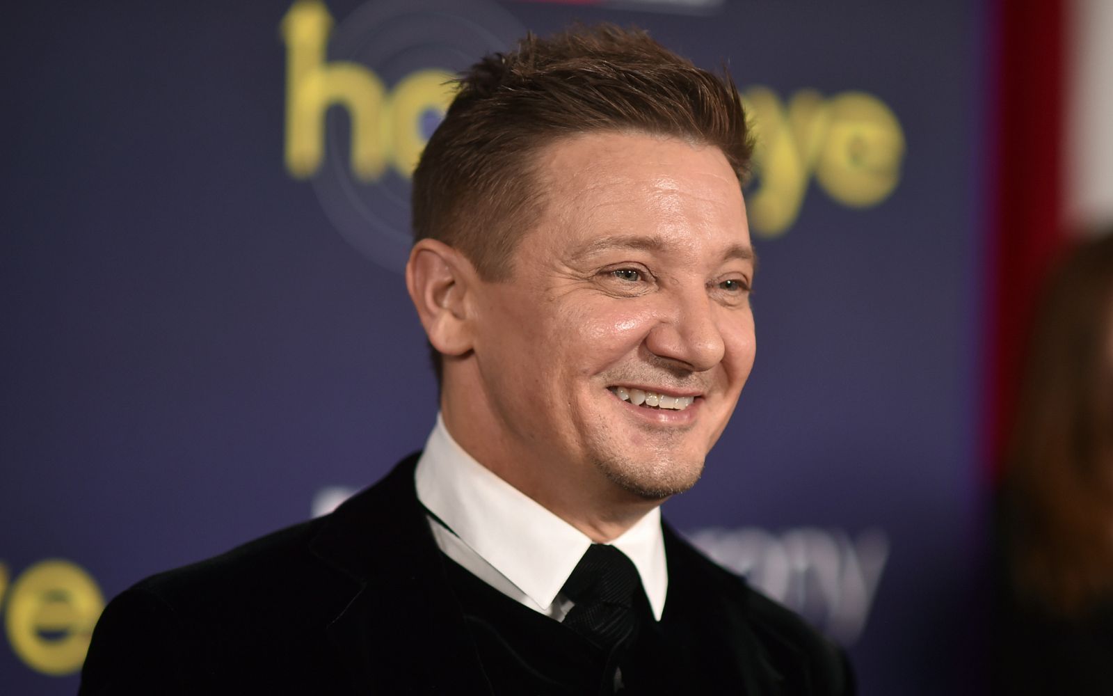 JEREMY RENNER TALKS PAIN AND SURVIVAL WITH DIANE SAWYER IN NEW ...